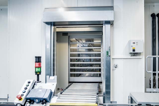 Oxygen high speed door