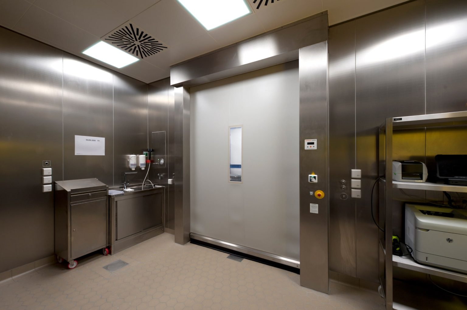 Cleanroom Premium high speed door side view