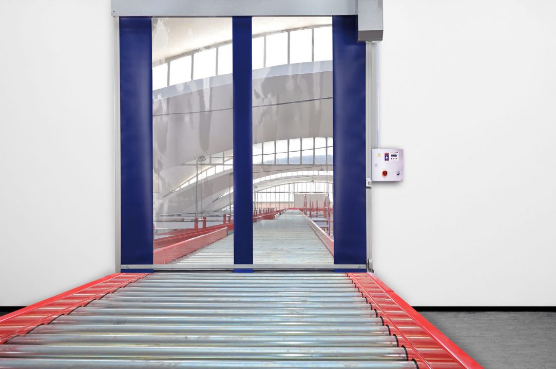 EFA-SRT MTL high speed door in use for enclosed logistics access