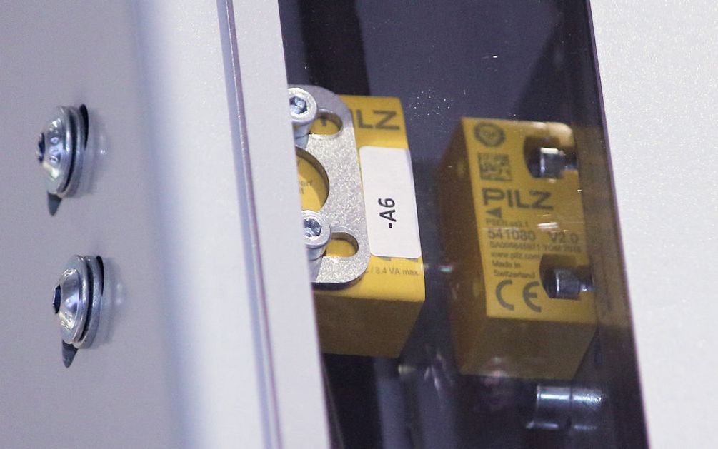 Close-up of EFA-SRT MS USD fabric door guide and PVC leaf