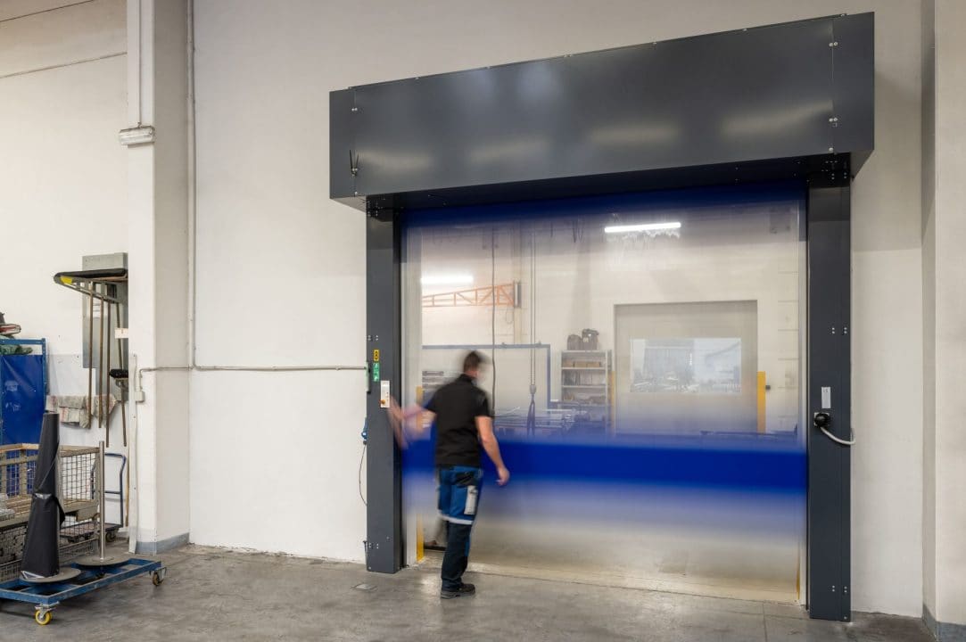 EFA-STR Flex high speed roll-up door installed in an industrial setting