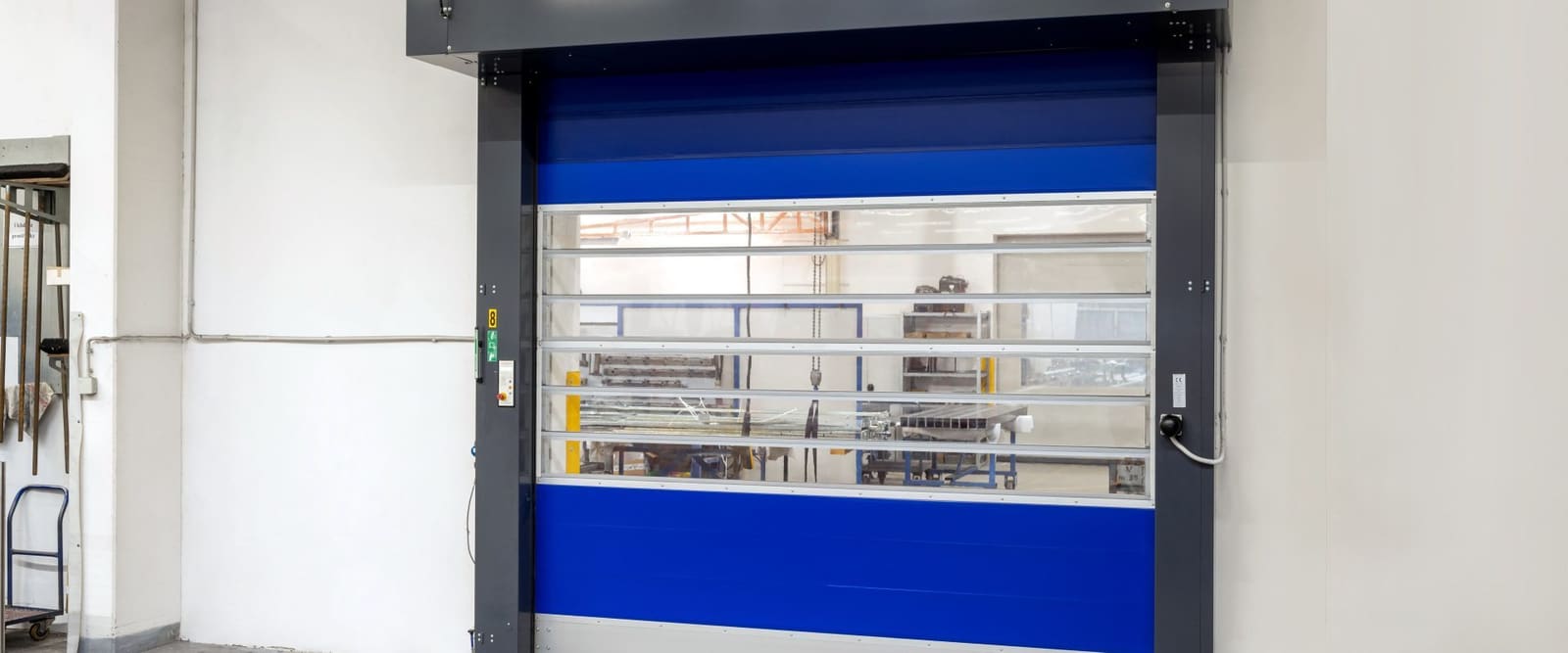 EFA-STR Flex high speed door, wide view of installation and opening