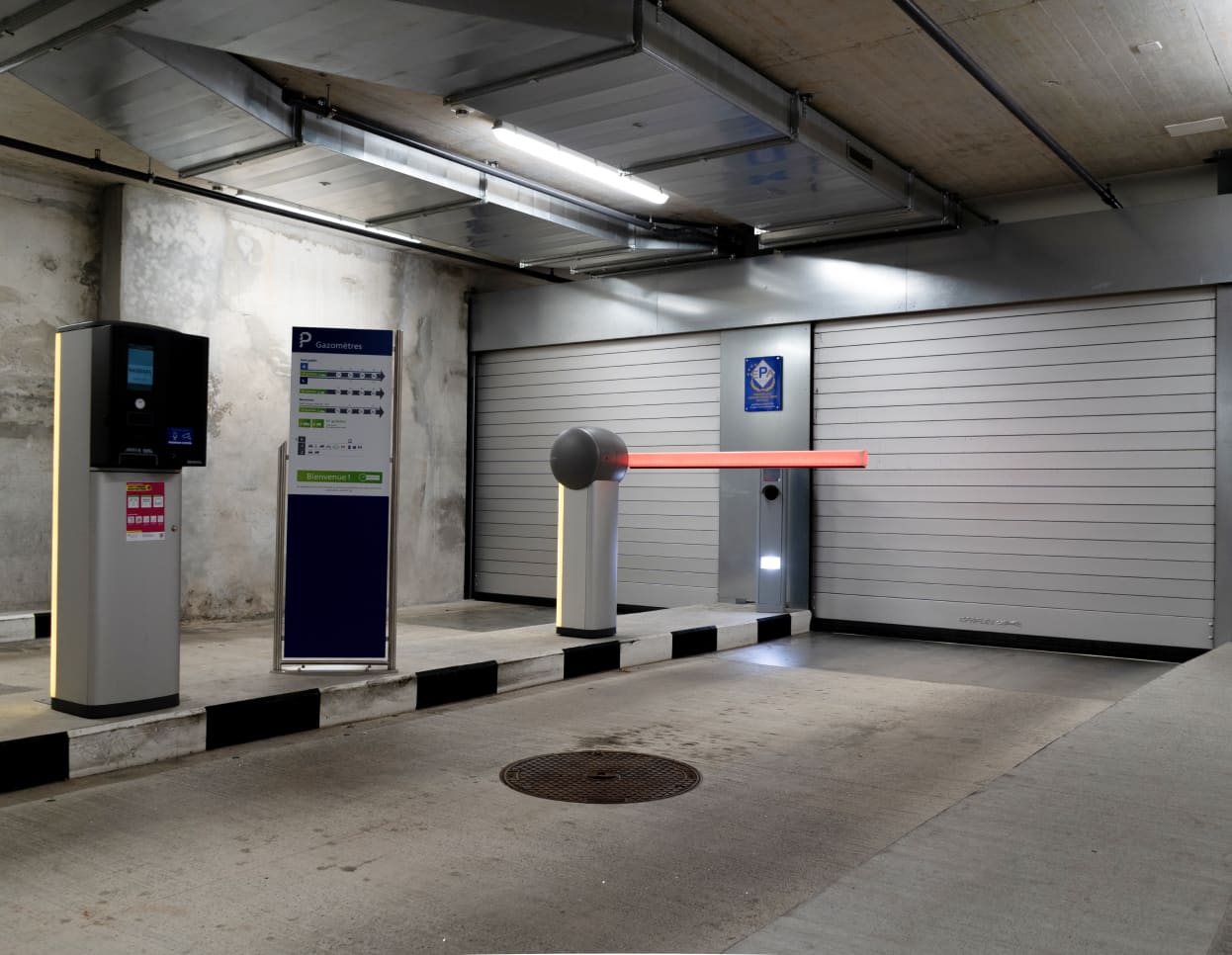 EFA-SST PS parking system door with glazed panels for visibility